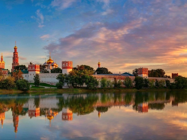 Новодевичий монастырь в Москве