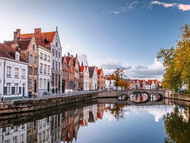 Река в городе Брюгге, Бельгия