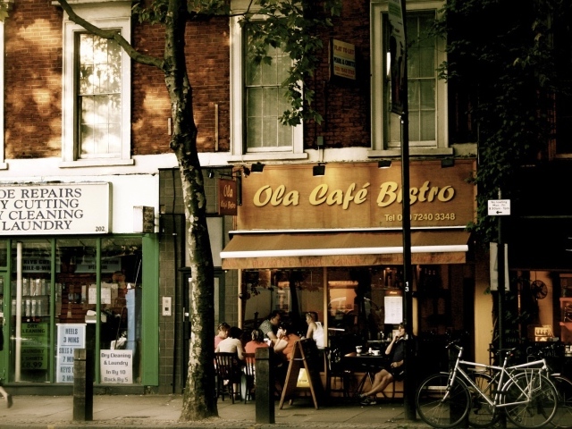 Старое уютное кафе в городе