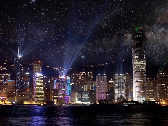 Звездное небо над большим городом