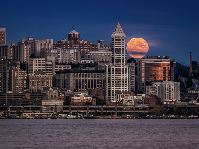 Лунная ночь в Сиэтле