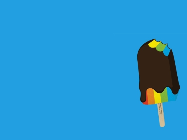 Надкушенное радужное мороженое