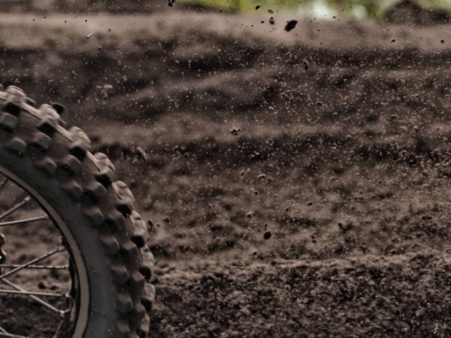 Грязь из под колеса велосипеда