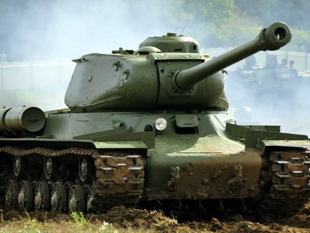 Тяжелый танк ИС-2 времен ВОВ