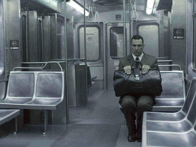 Одинокий пассажир метро