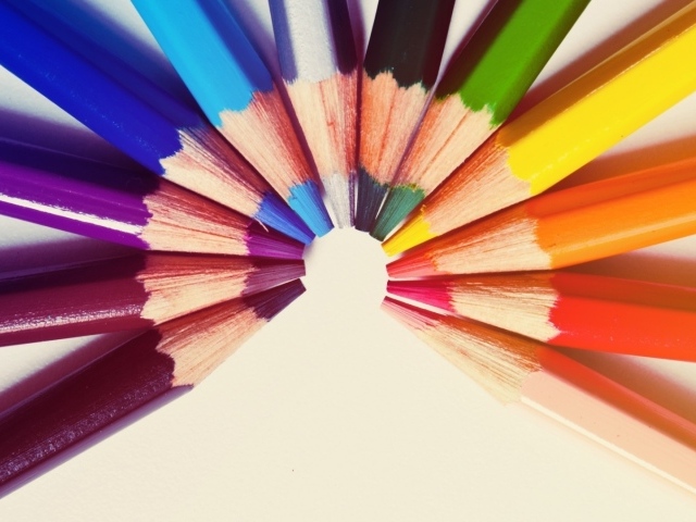 Палитра цветных карандашей