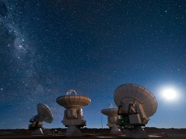 Радиотелескопы изучают небо