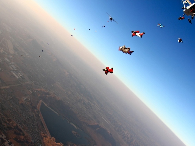 Прыгать с парашютом совсем не страшно