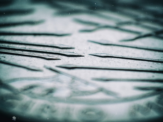 Копья направлены друг против друга