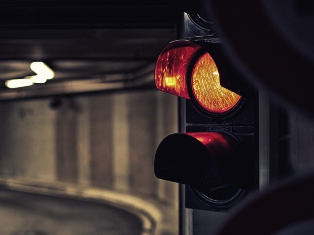Желтый свет светофора