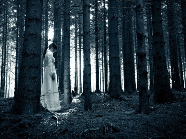 Привидение девушки в белом платье