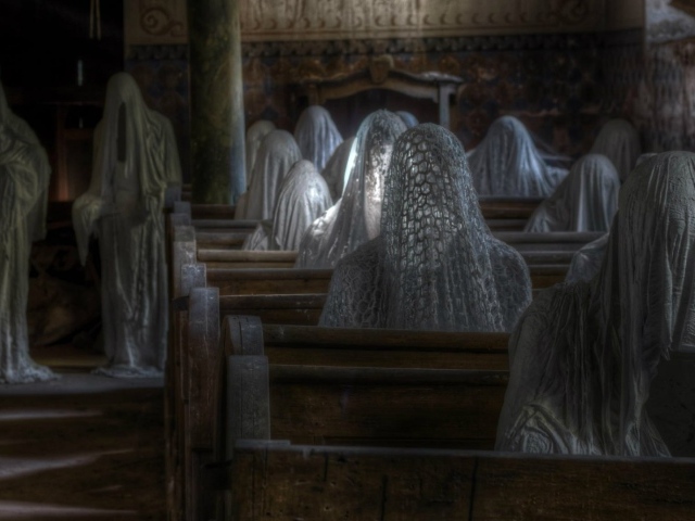 Призраки в церкви