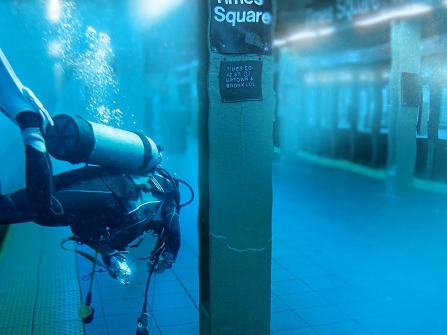 Нью-Йоркское метро  под водой