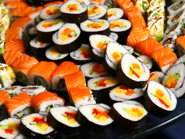 Горка японских суши