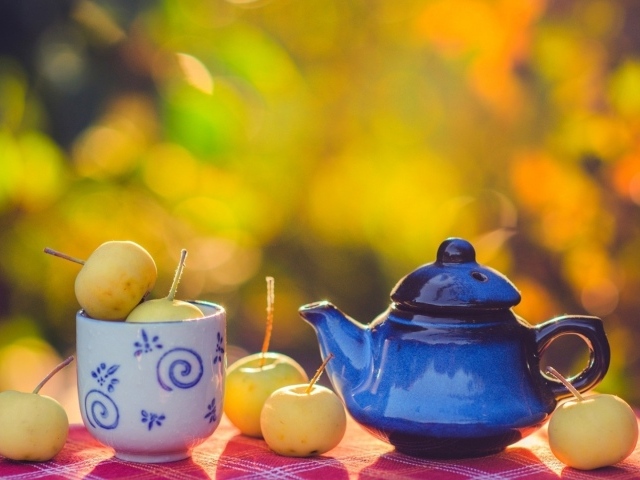 Горячий чай с фруктами