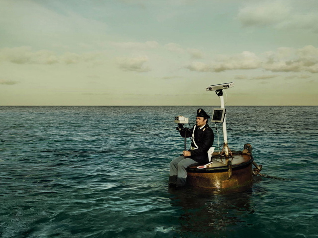 Капитан на трубе корабля