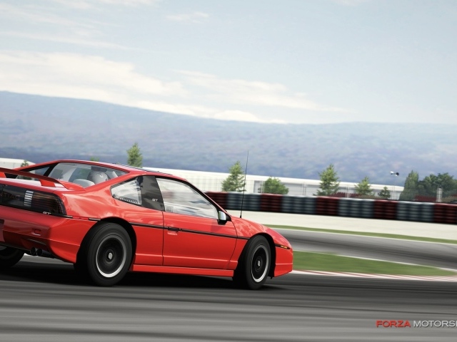 Красный автомобиль в игре Forza Motorsport