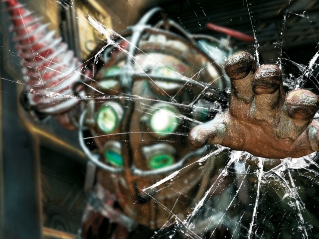 Герой игры Биошок пробил стекло рукой