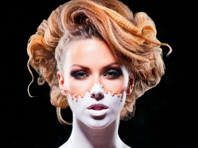 Фантастический макияж у девушки