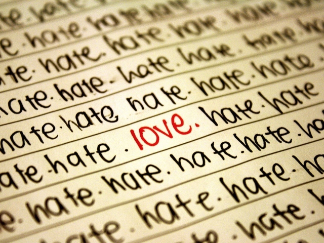 Надпись любовь между словами ненависти