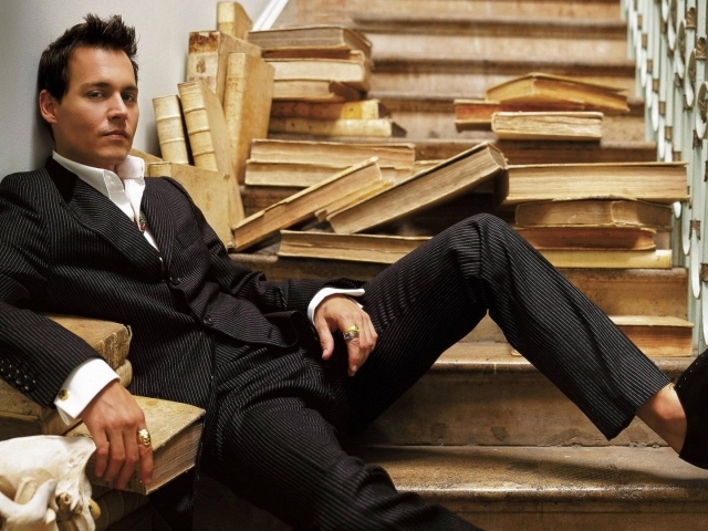 Стильный актер Джонни Депп