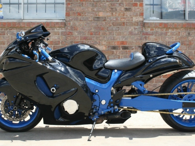 Синий спортивный Suzuki Hayabusa