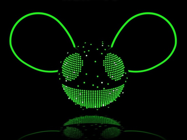 Зеленый диджей deadmau5