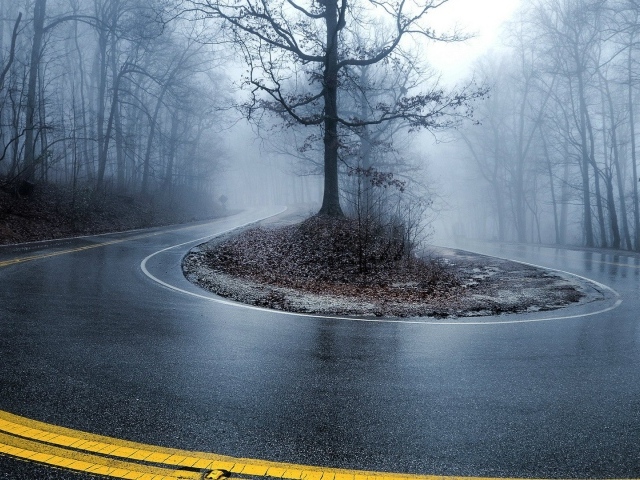 Крутой поворот на дороге