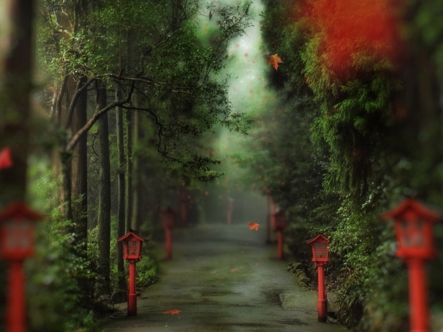 Аллея в парке с фонарями