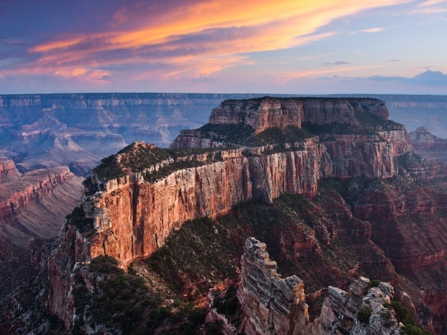 Оранжевые облака над каньоном