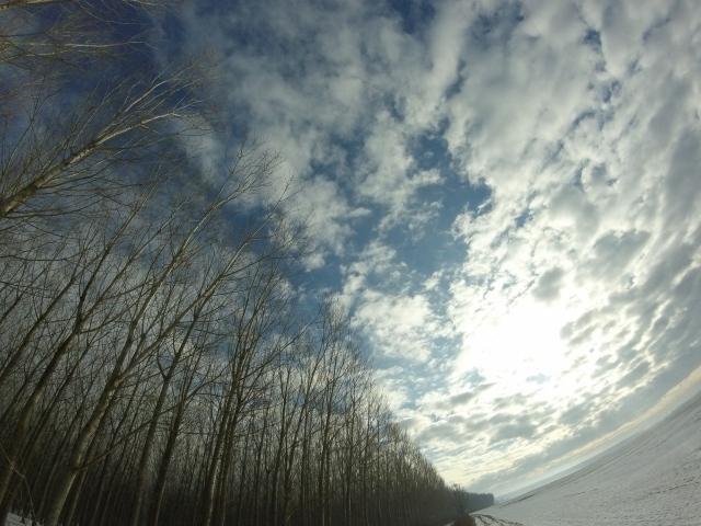 Облака в весеннем небе