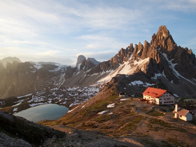 Гостиница у вершины горы
