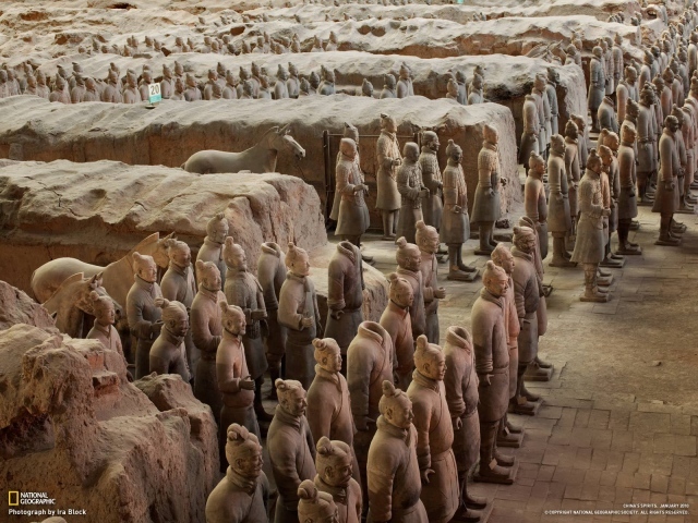 Глиняные фигуры воинов