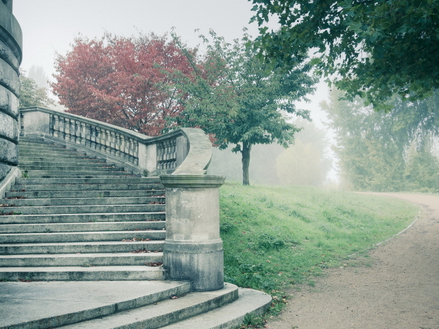 Старинная винтовая лестница