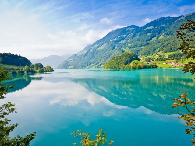 Бирюзовые воды горного озера