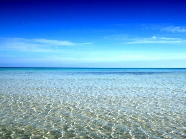 Мелкая вода у берега