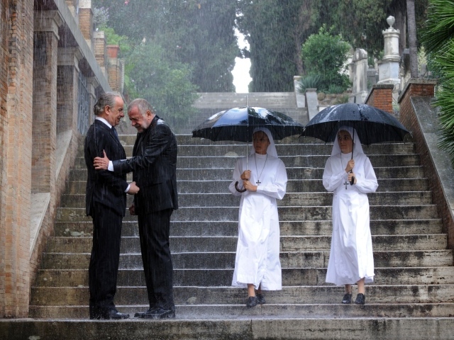 Монахи под дождем