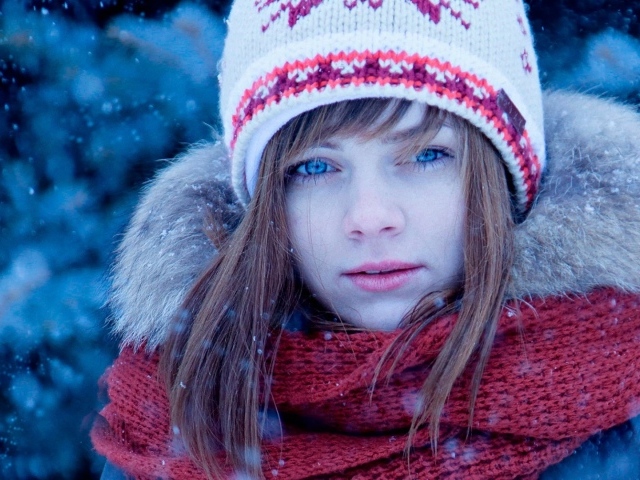 Голубоглазая девочка подросток