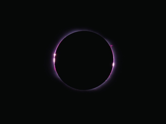 Алмазное кольцо во время затмения в космосе