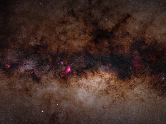 Розовые звезды в коричневой туманности