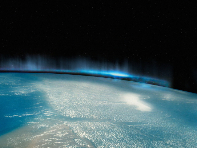 Вид на северное сияние из космоса