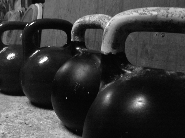 Гири в спортзале
