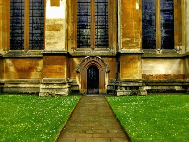 Внутренний дворик старинного монастыря