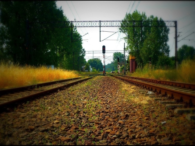 Светофор на железной дороге
