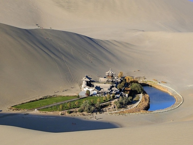 Оазис в пустыне Гоби. Китай