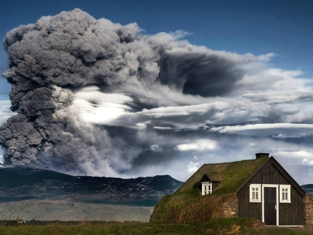 Вулкан Эйяфьятлайокудль в Исландии