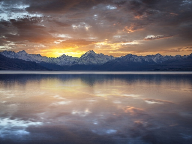 Озеро Пукаки в Новой Зеландии