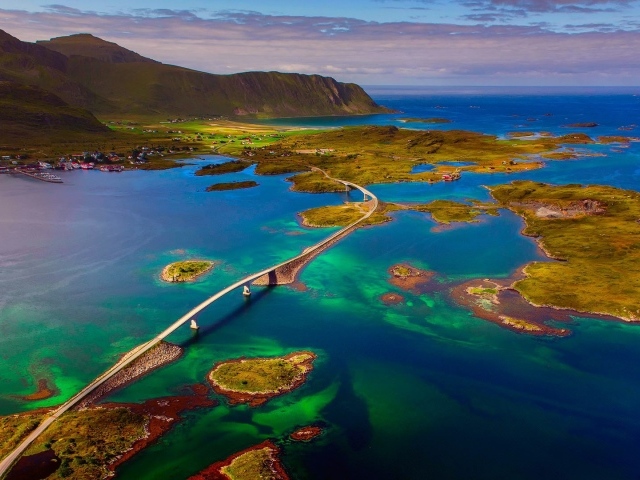 Мост на Лофотенских островах, Норвегия