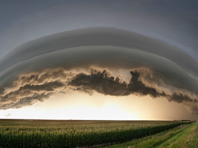 Валовое облако над городом Карни, штат Небраска