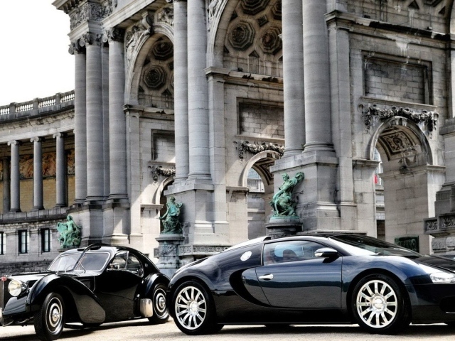 Два поколения авто Bugatti